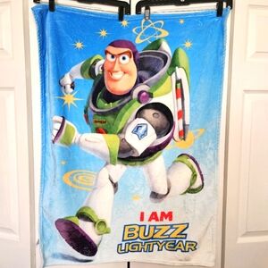 Toy Story Buzz Lightyear blanket.